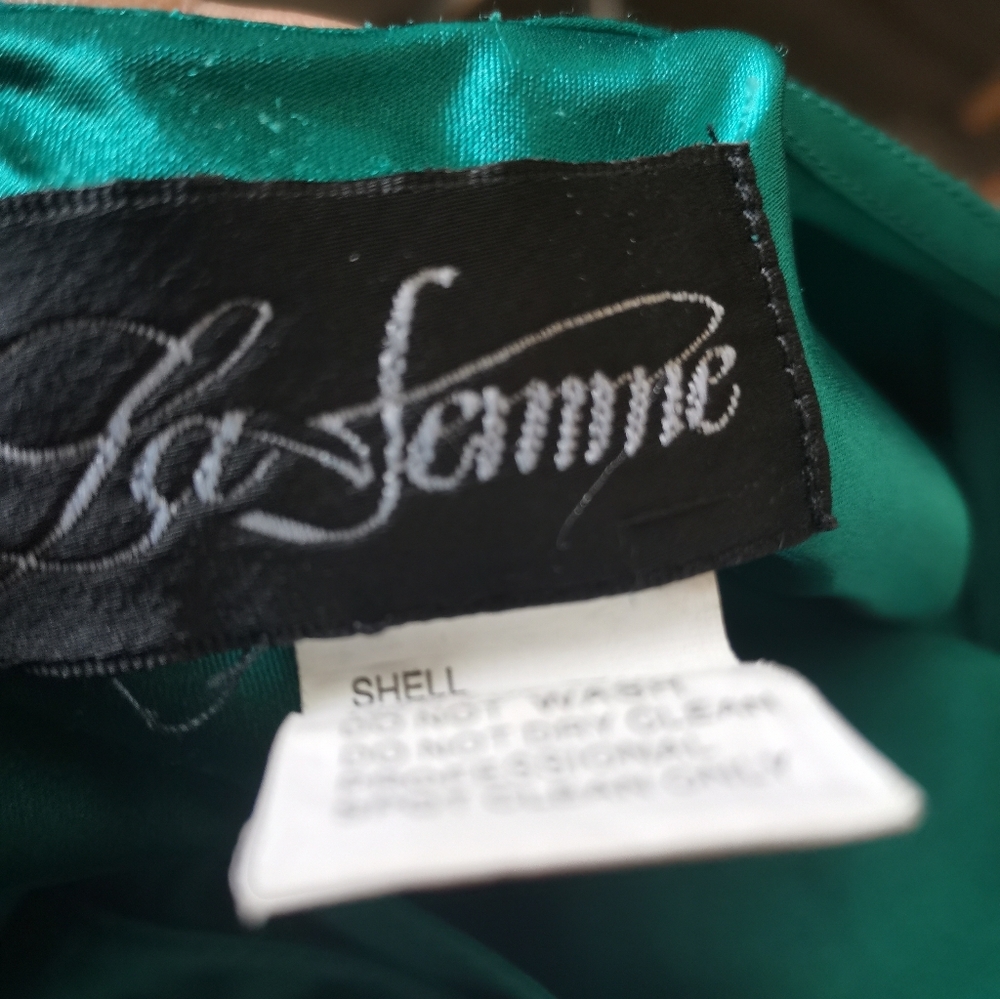 La Femme Green  Prom Dress - Picture 3 of 7